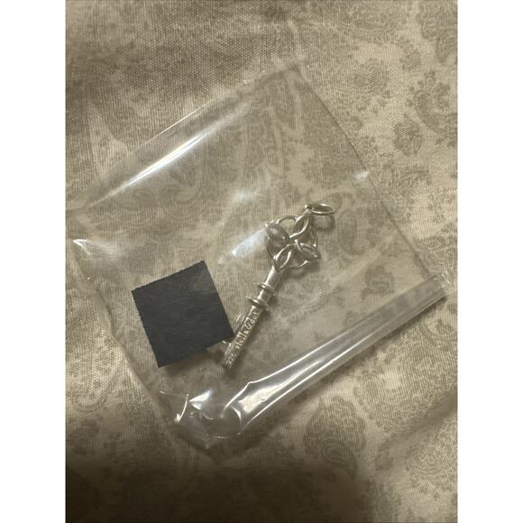 Stella And Dot 925 Key To My Heart Charm Pendant Sterling Silver with box 1.5” - Picture 2 of 6